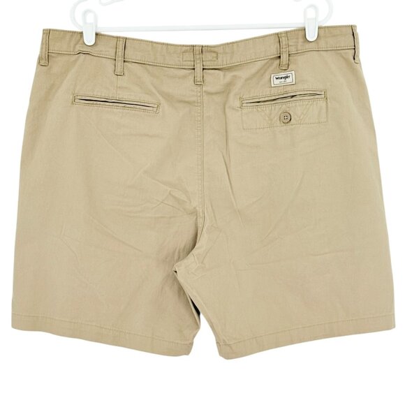 Wrangler Men's Five Star Premium Stretch Regular Fit Tan Shorts Size 40x7 NWT - Picture 2 of 11